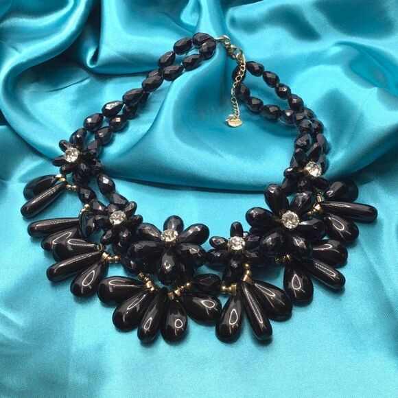 Talbots Flower Necklace Exaggerated Statement Rhinestone Centers Adjustable Leng - Picture 3 of 3